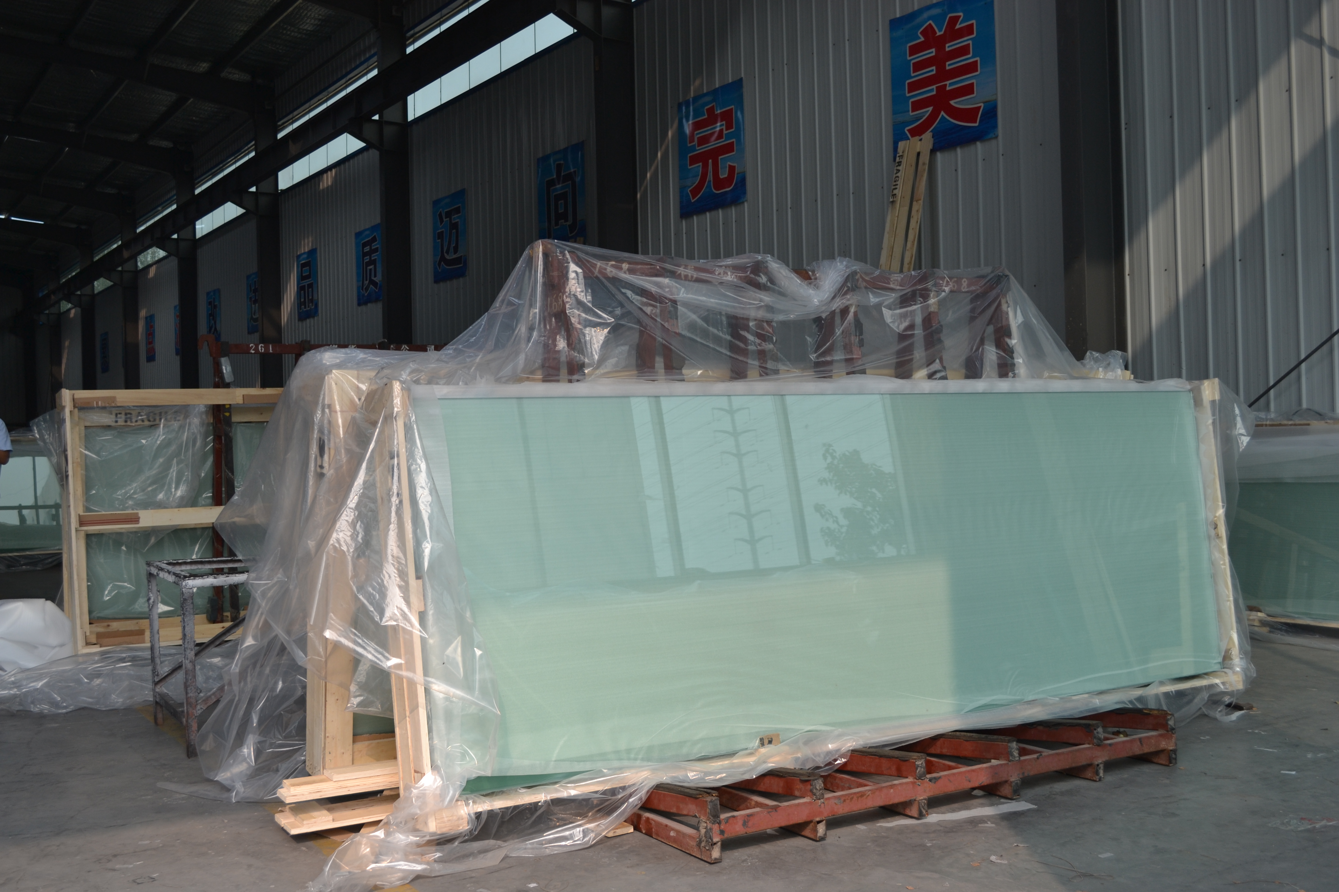 Деревянные ящики с А-образной рамой