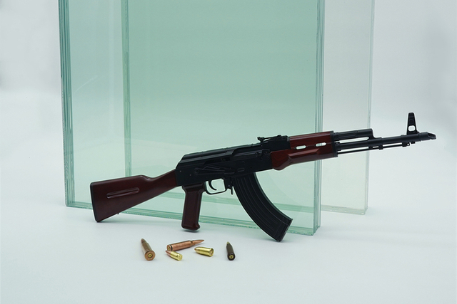 Пуленепробиваемое стекло