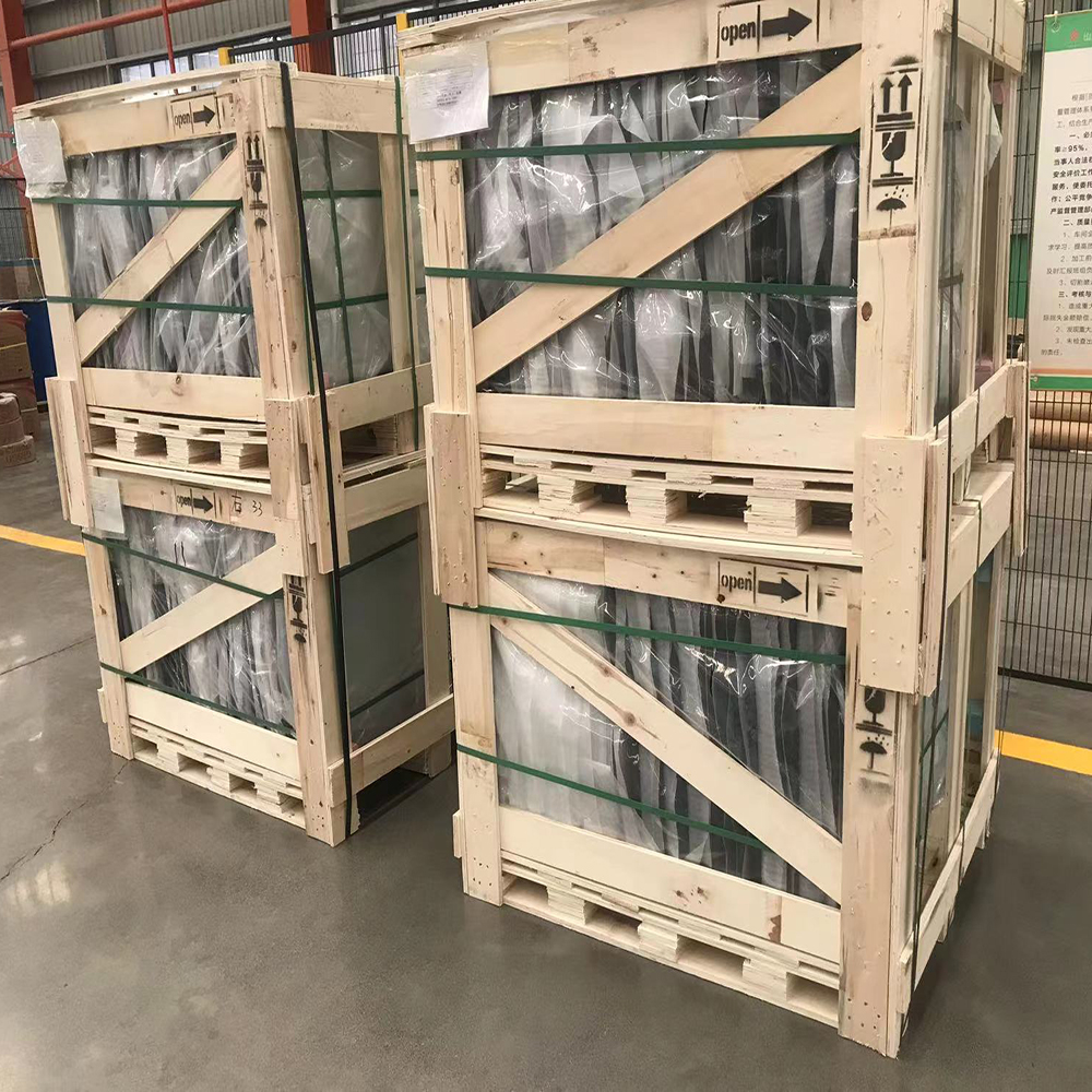 包装 (6) Прочные фанерные ящики: фумигация не требуется, предназначены для работы с вилочными погрузчиками.